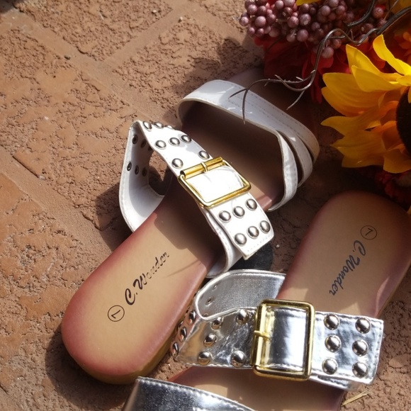 Sandals - Picture 3 of 3